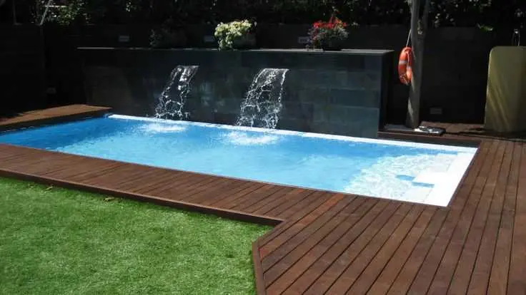 Piscina jacuzzi avance